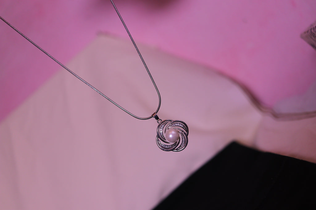 Pearl Swirl Pendant Necklace