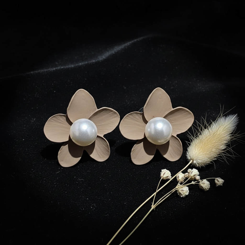 Pearl Flower Stud Earrings - Beige