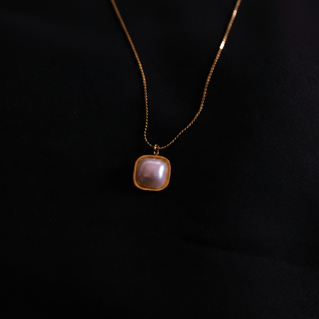 Premium Pearl Pendant